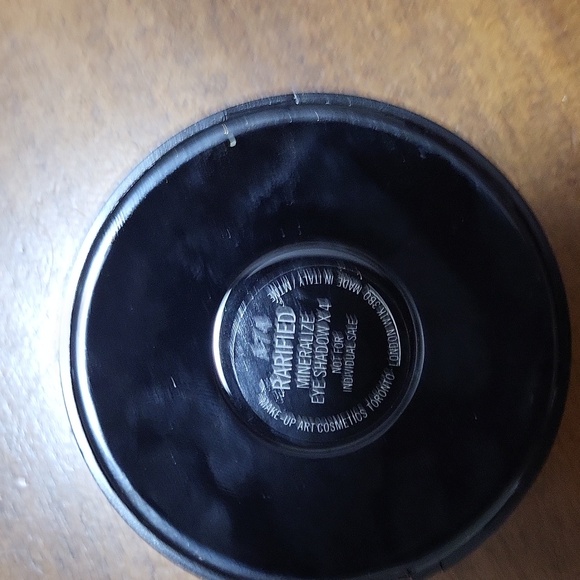 MAC Black Compact Case - Picture 4 of 4